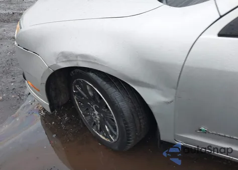 2010 Ford Fusion Hybrid z USA, uszkodzony, nr VIN 3FADP0L30AR426149